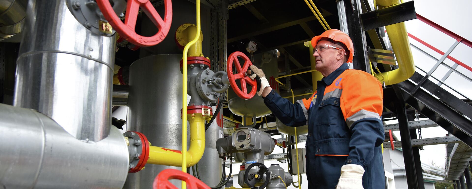 Газодобывающее предприятие компании «Укргаздобыча» во Львовской области - Sputnik Узбекистан, 1920, 04.04.2026