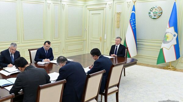 Президент Шавкат Мирзиёев провел совещание по устойчивости экономики - Sputnik Узбекистан
