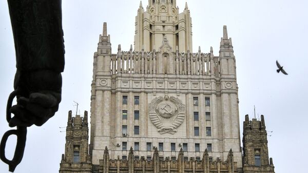 Главное здание Московского государственного университета (МГУ) на Воробьёвых горах - Sputnik Узбекистан