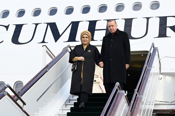 Turkiya prezidenti rafiqasi bilan Toshkentga keldi - Sputnik O‘zbekiston