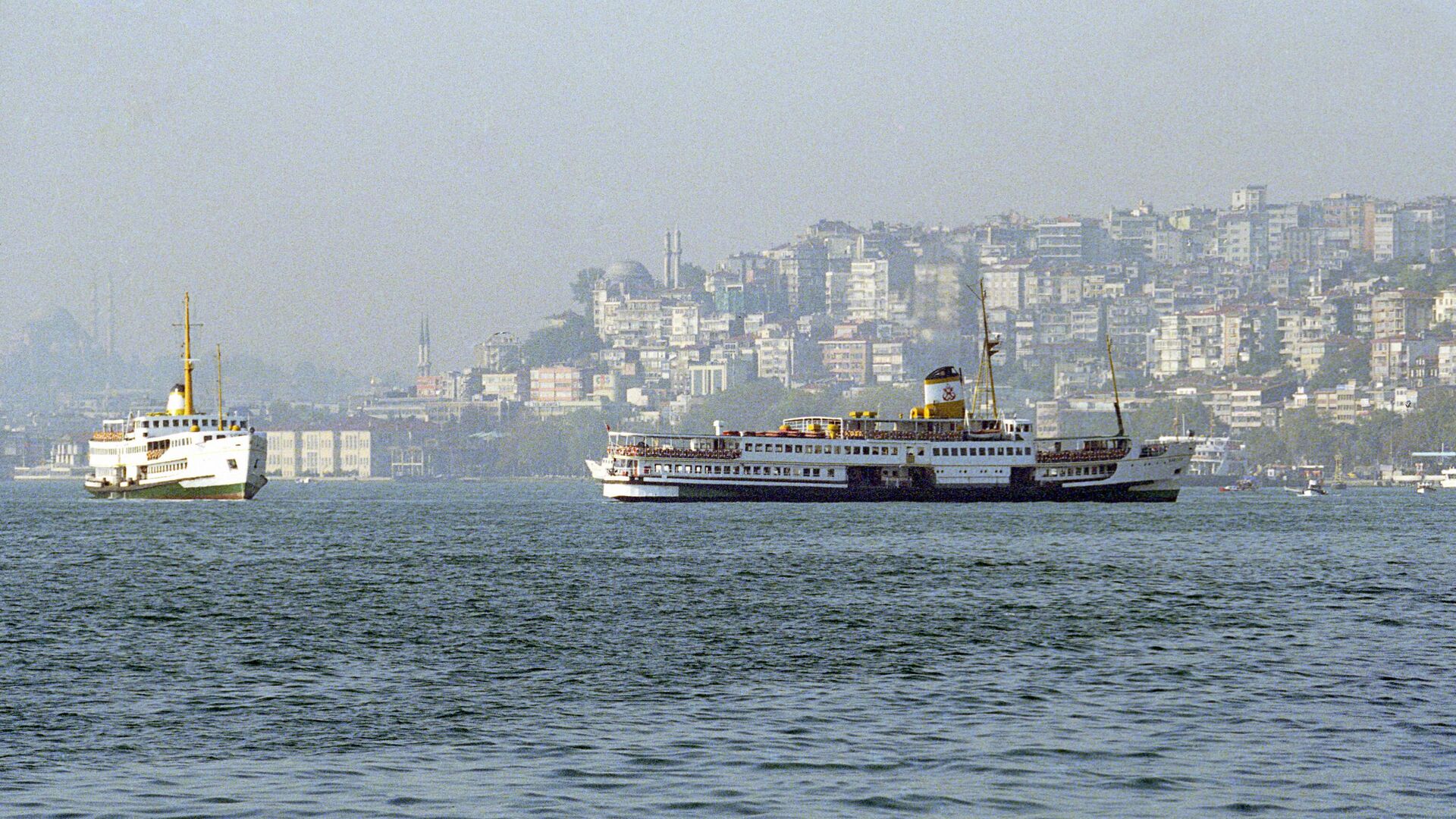 Вид на пролив Босфор в турецком городе Стамбуле - Sputnik Узбекистан, 1920, 29.03.2022