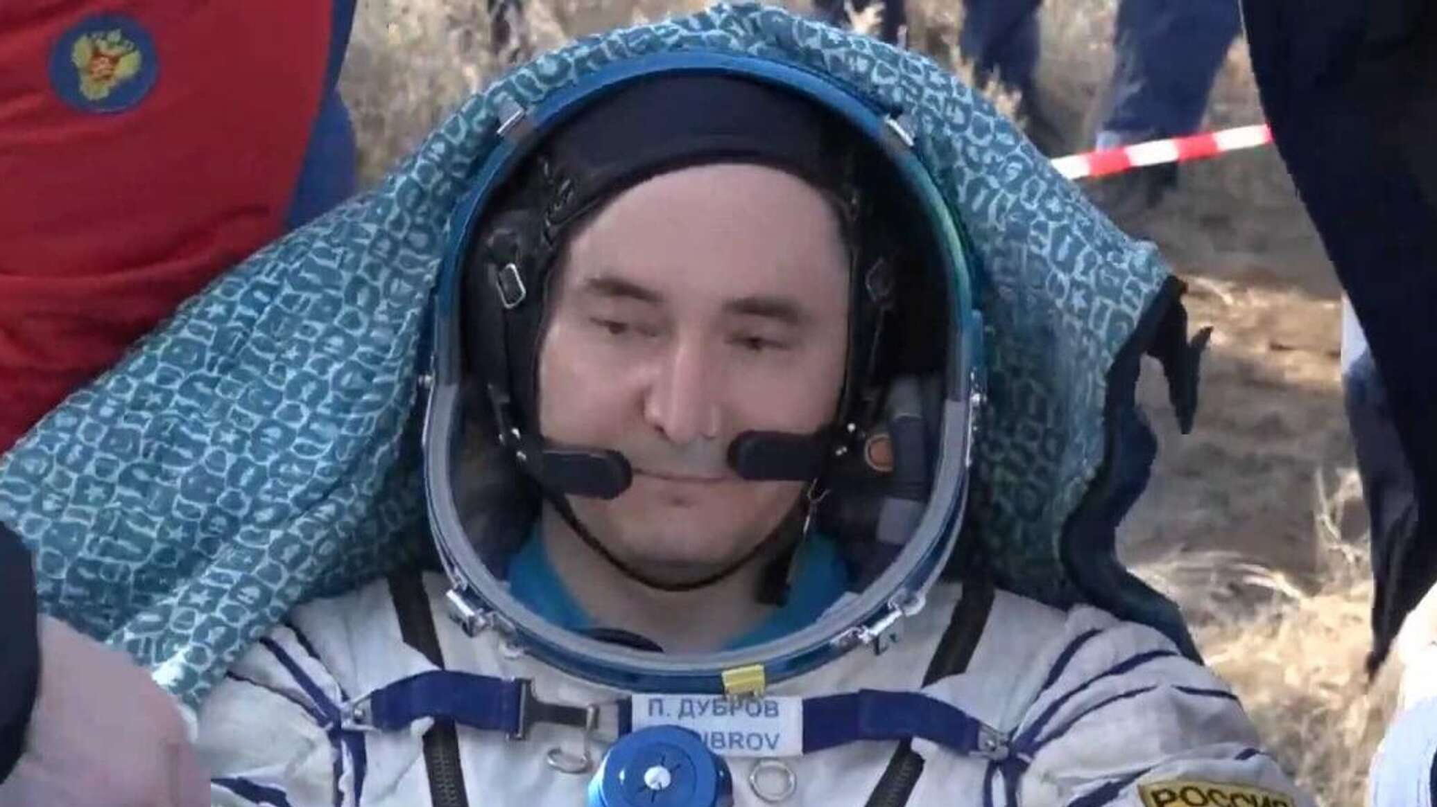 Космонавты. Союз мс-24. Приземление союз мс 24. Космические туристы на мкс. Приземление союз мс 24.