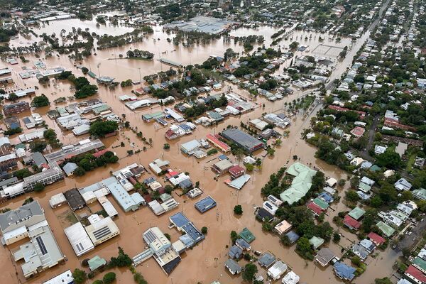 Паводковые воды, затопляющие город Лисмор на севере Нового Южного Уэльса. - Sputnik Узбекистан