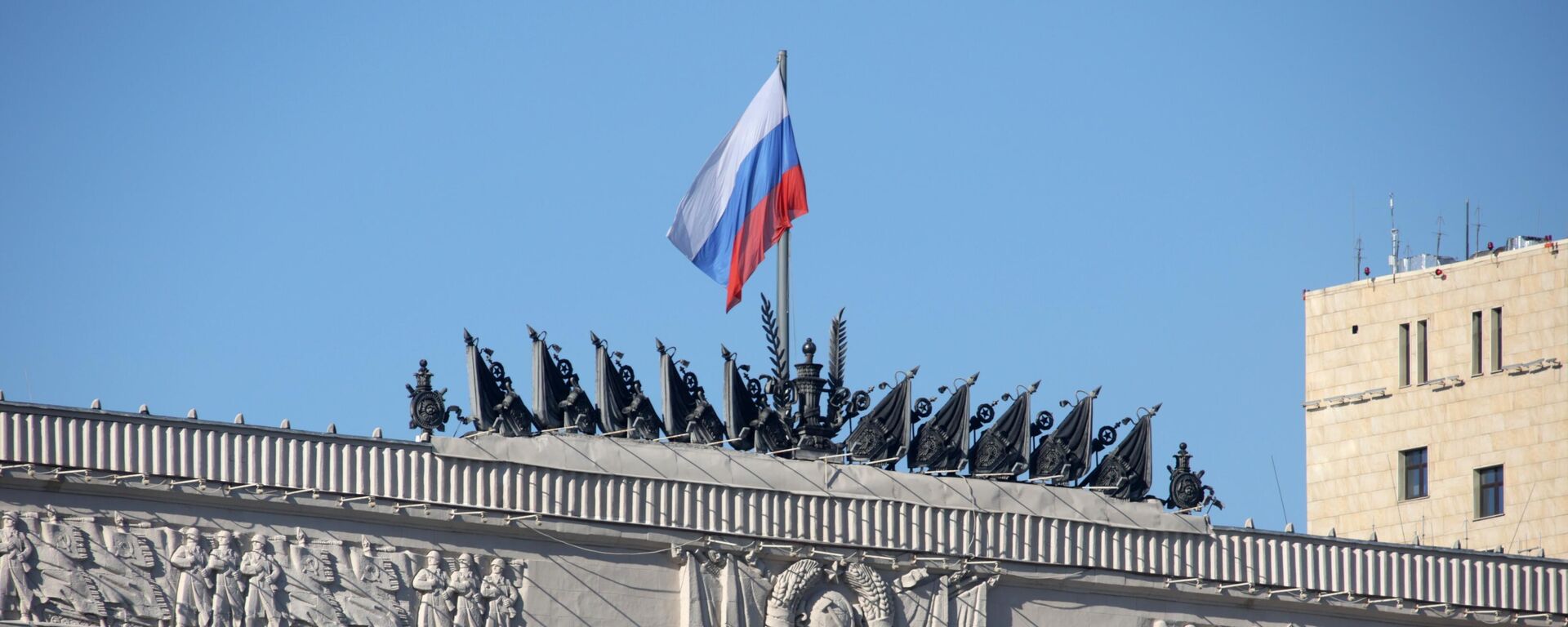 Здание Министерства обороны Российской Федерации на Фрунзенской набережной в Москве. - Sputnik Ўзбекистон, 1920, 10.09.2025