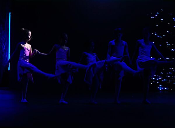 Ежегодное представление учащихся Академии балета в Багдаде. - Sputnik Узбекистан