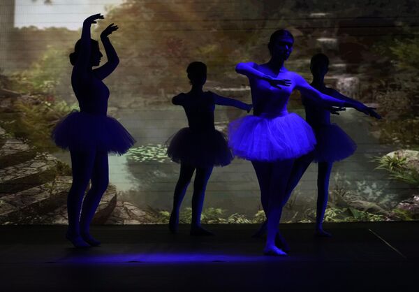 Ежегодное представление учащихся Академии балета в Багдаде. - Sputnik Узбекистан