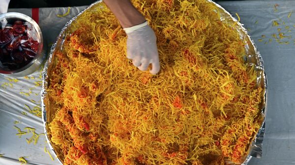 Prigotovlenie yedi vo vremya Ramadana v Mumbai, Indiya - Sputnik O‘zbekiston