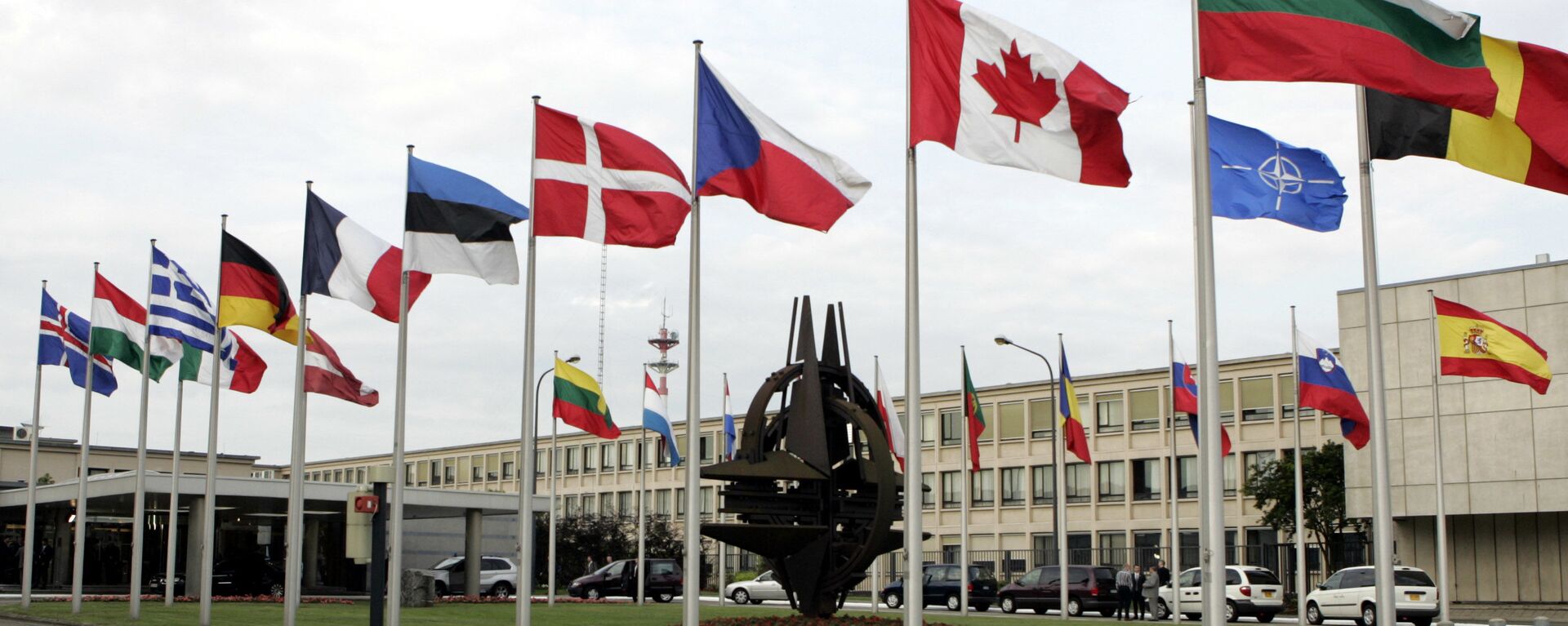 Здание штаб-квартиры НАТО в Брюсселе  - Sputnik Ўзбекистон, 1920, 03.06.2024