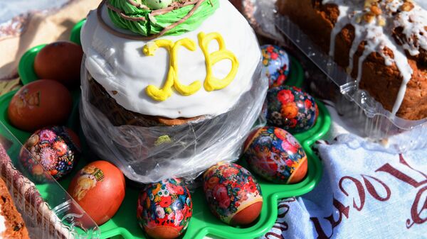 Освящение пасхальных куличей и яиц - Sputnik Узбекистан