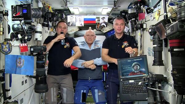 Космонавты Роскосмоса поздравили россиян с Днем космонавтики - Sputnik Узбекистан