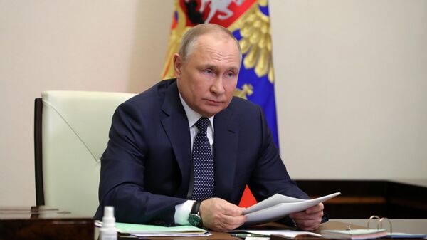 Президент РФ В. Путин провел совещание по развитию авиаперевозок и авиастроения - Sputnik Узбекистан