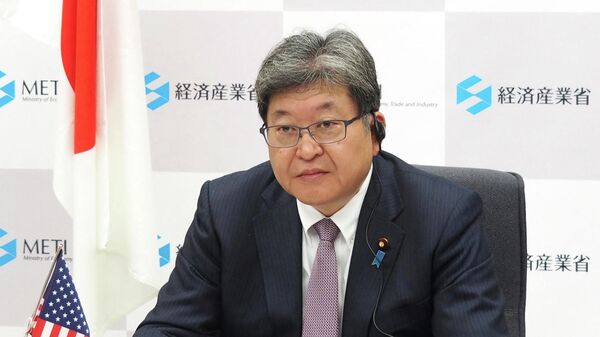 Министр экономики, торговли и промышленности Японии Коичи Хагиуда - Sputnik Узбекистан