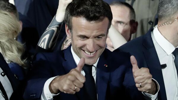 Президент Франции Эммануэль Макрон после объявления результатов голосования на президентских выборах во Франции  - Sputnik Узбекистан