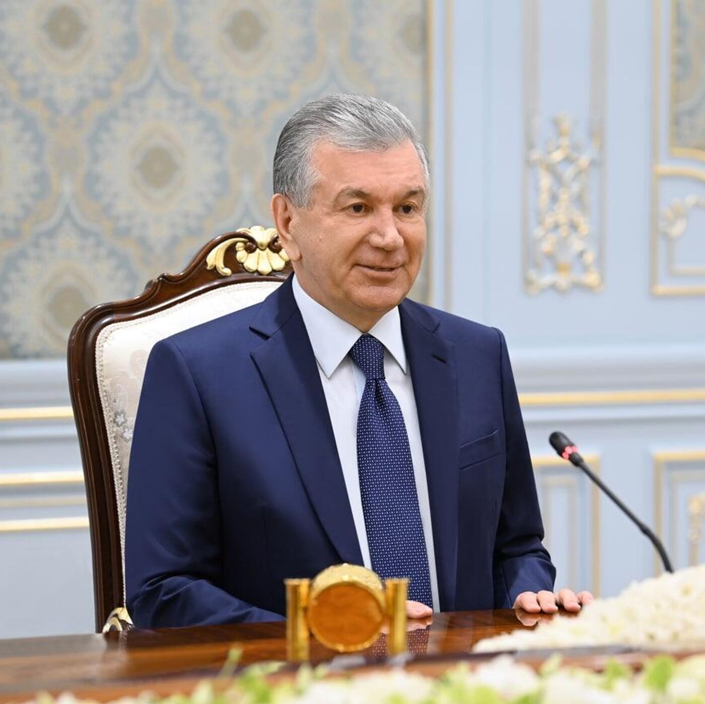 Birgalikda baxtli serial qahramonlarining porno fotomontaji