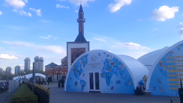 Moskvadagi Xotira masjidi va Ramazon chodiri - Sputnik O‘zbekiston
