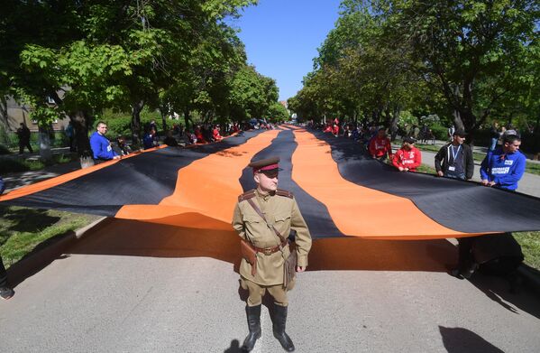 Празднование Дня Победы в Мариуполе - Sputnik Узбекистан