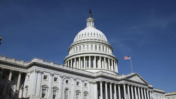 Купол Капитолия - здание конгресса США в Вашингтоне.  - Sputnik Ўзбекистон