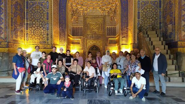 Люди с ограниченными возможностями из Ташкентской области посетили Самарканд - Sputnik Узбекистан