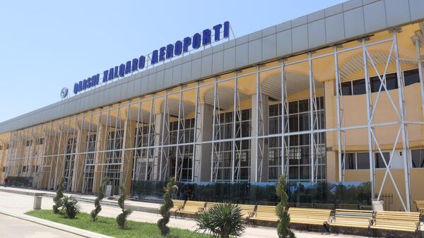 В Международном аэропорту Карши ведутся масштабные строительные и ремонтные работы  - Sputnik Узбекистан