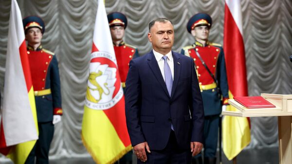 Инаугурация избранного президента Южной Осетии А. Гаглоева - Sputnik Узбекистан