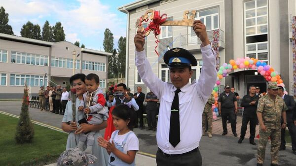Военные в Фергане получили новое жилье - Sputnik Узбекистан