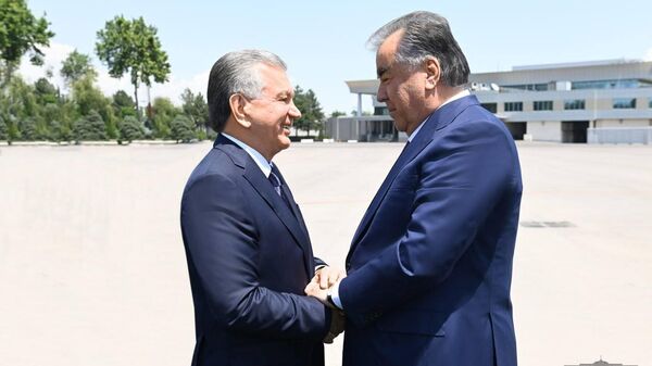 Prezident Tadjikistana Raxmon Emomali pribыl v Uzbekistan - Sputnik Oʻzbekiston