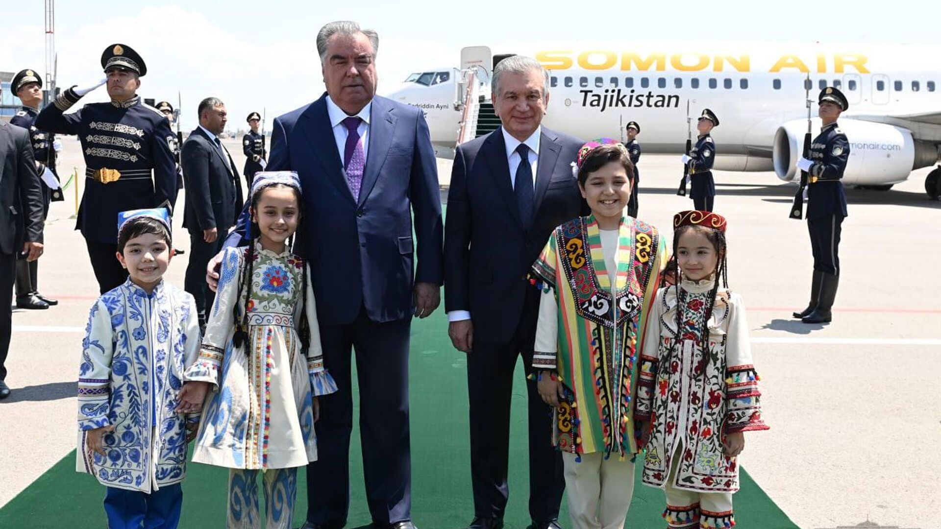 Президент Таджикистана Рахмон Эмомали прибыл в Узбекистан - Sputnik Ўзбекистон, 1920, 04.06.2022