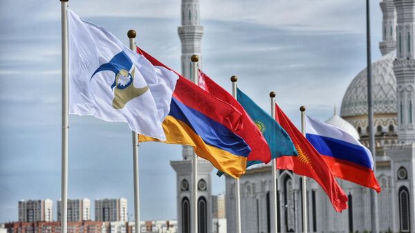 Флаги стран-участников ЕАЭС. Архивное фото - Sputnik Ўзбекистон