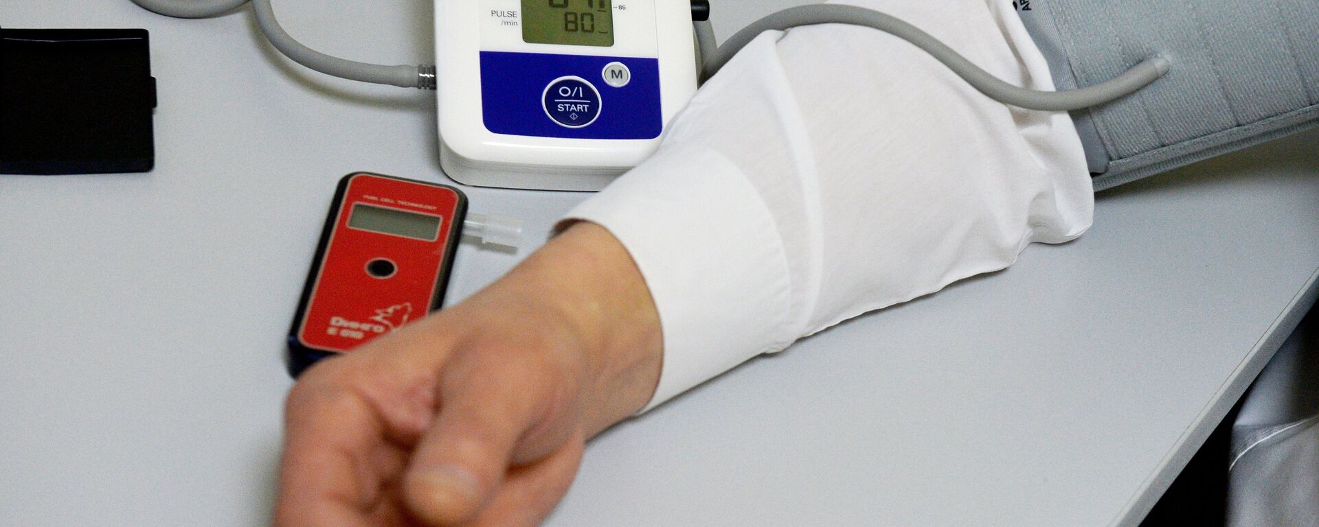 Измерение давления  - Sputnik Узбекистан, 1920, 17.09.2025