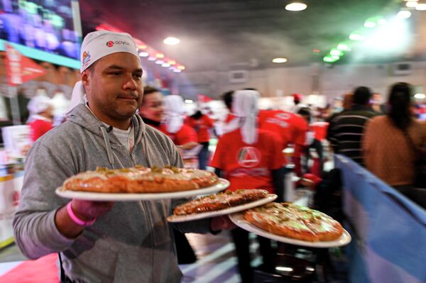 Чемпионат пиццы прошел в Буэнос-Айресе 7 июня. - Sputnik Узбекистан