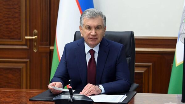Президент Узбекистана Шавкат Мирзиёев на совещании по повышению эффективности в сфере стандартизации и сертификации - Sputnik Узбекистан