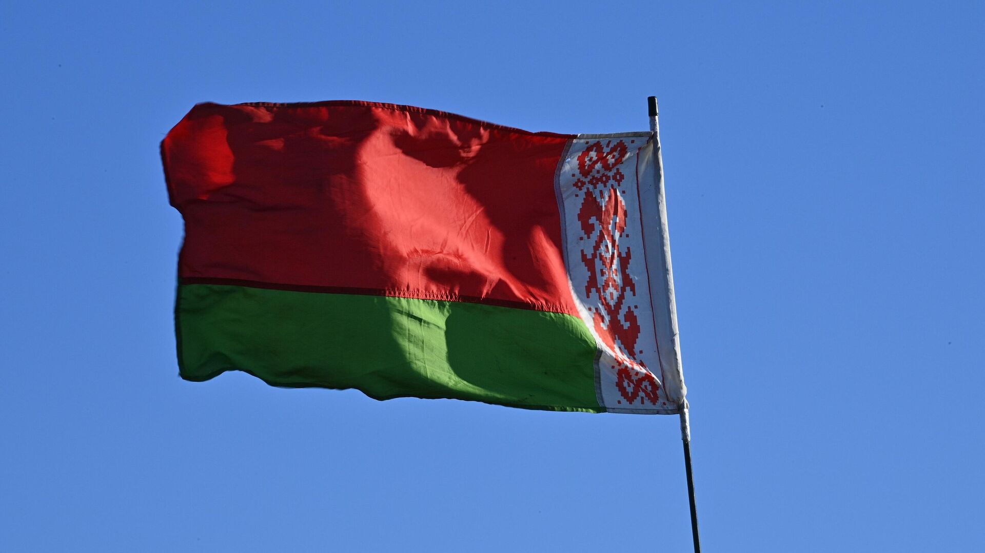 Белорусский флаг - Sputnik Узбекистан, 1920, 11.09.2022
