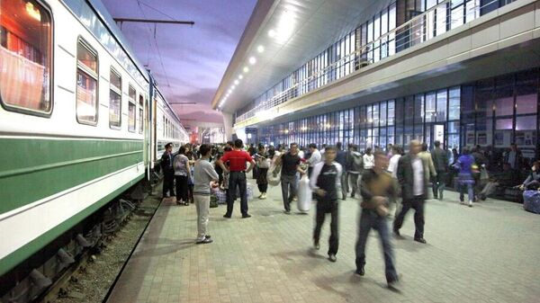 Поезд на вокзале Ташкента - Sputnik Ўзбекистон