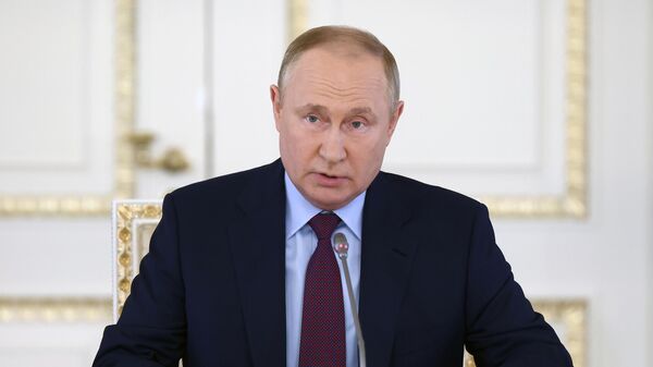 Президент РФ В. Путин  - Sputnik Ўзбекистон