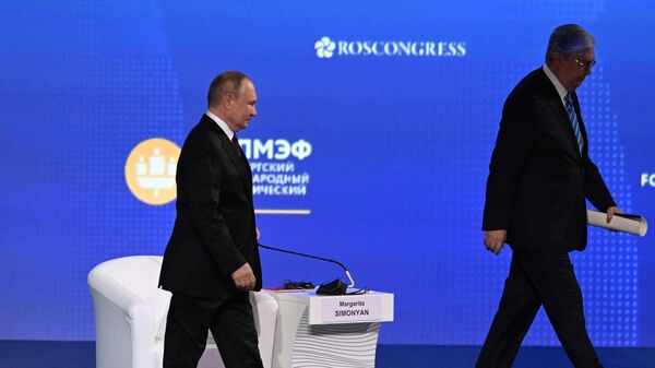 Президент РФ В. Путин принял участие в работе ПМЭФ-2022 - Sputnik Узбекистан