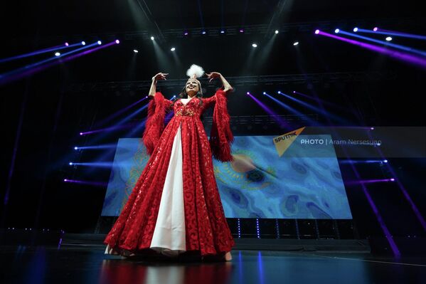 Диана Перханова стала победительницей конкурса &quot;Мисс СНГ-2022&quot;. - Sputnik Узбекистан
