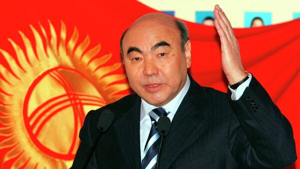 Первый президент Кыргызстана Аскар Акаев - Sputnik Узбекистан