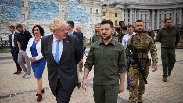 Борис Джонсон во время визита в Киев 17 июня 2022 года - Sputnik Узбекистан