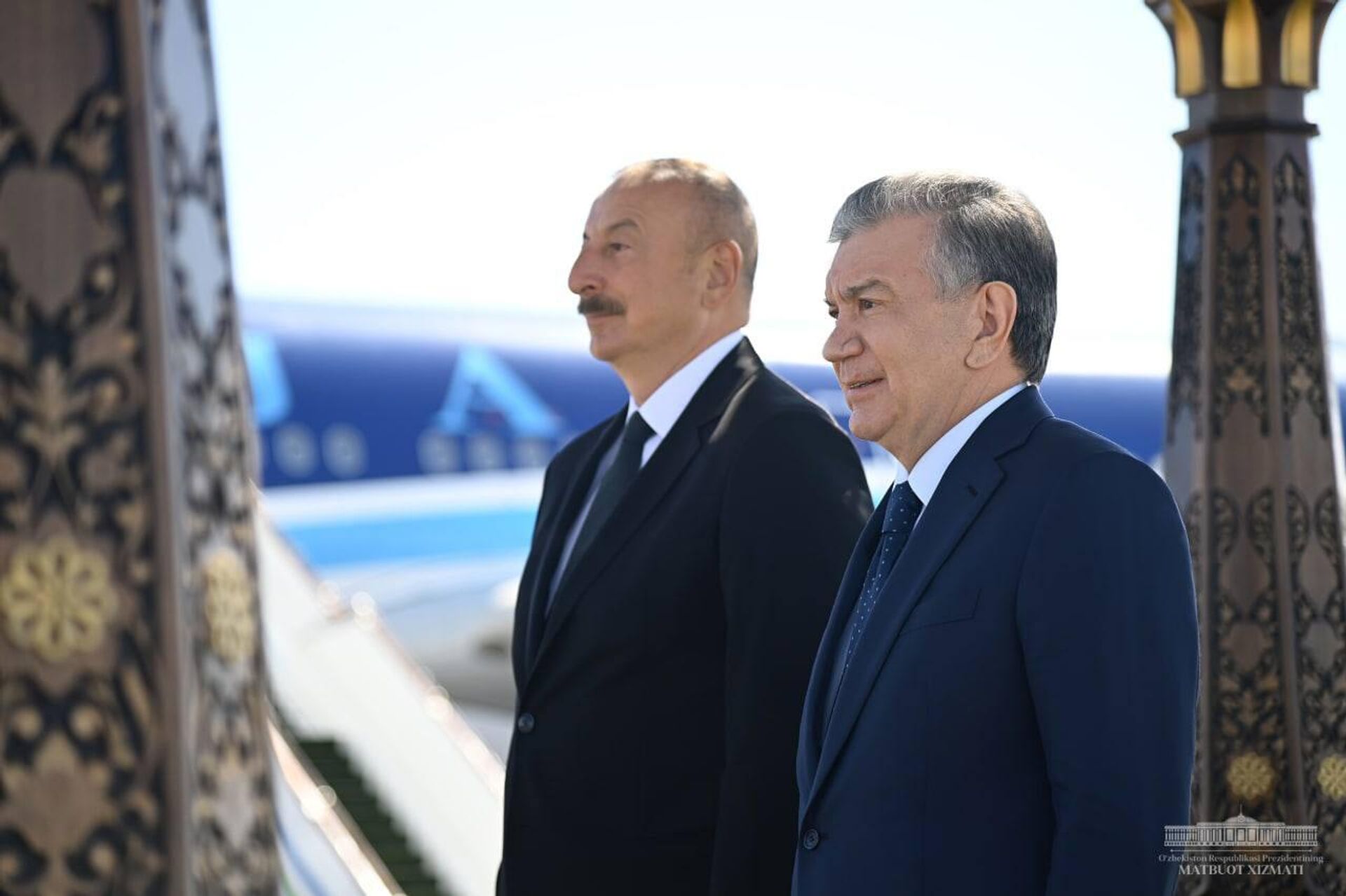 Vstrecha prezidentov Aliyeva i Mirziyoyeva v aeroportu Urgencha. - Sputnik O‘zbekiston, 1920, 22.06.2022