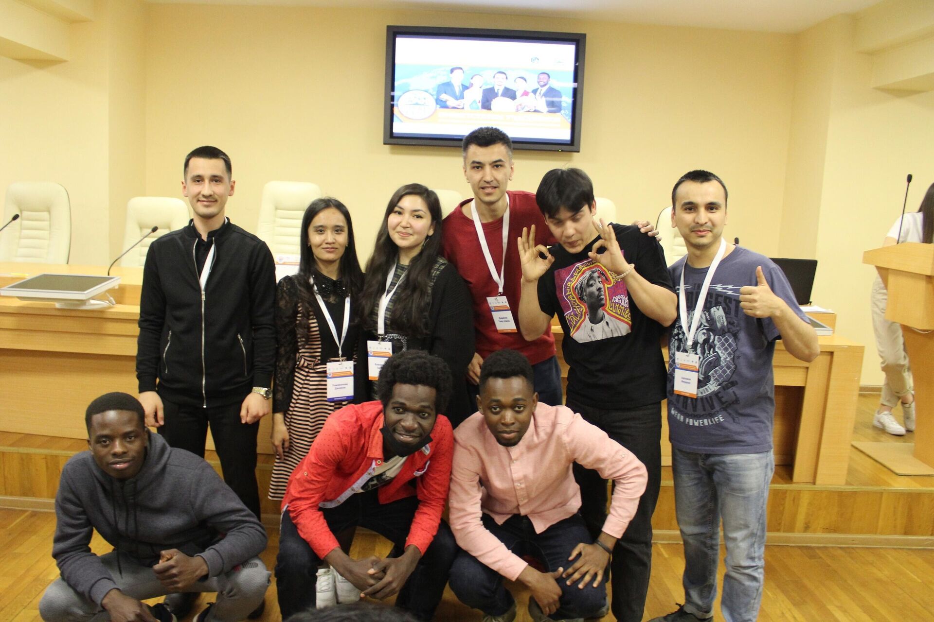 Сайт мир институт. Иностранные студенты. Иностранные студенты в Челябинске. Студенты иностранцы. Студенты из Узбекистана.