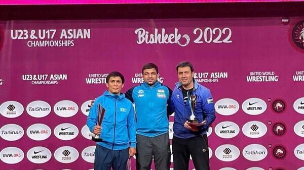 Юношеская сборная Узбекистана по вольной борьбе стала третьей в общекомандном зачете на чемпионате Азии - Sputnik Узбекистан