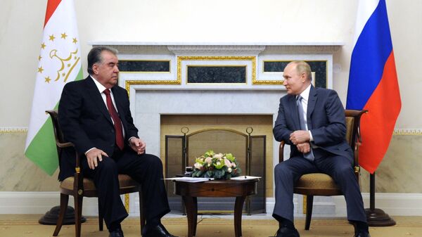 Beseda prezidenta RF V. Putina s prezidentom Tadjikistana E. Raxmonom - Sputnik O‘zbekiston