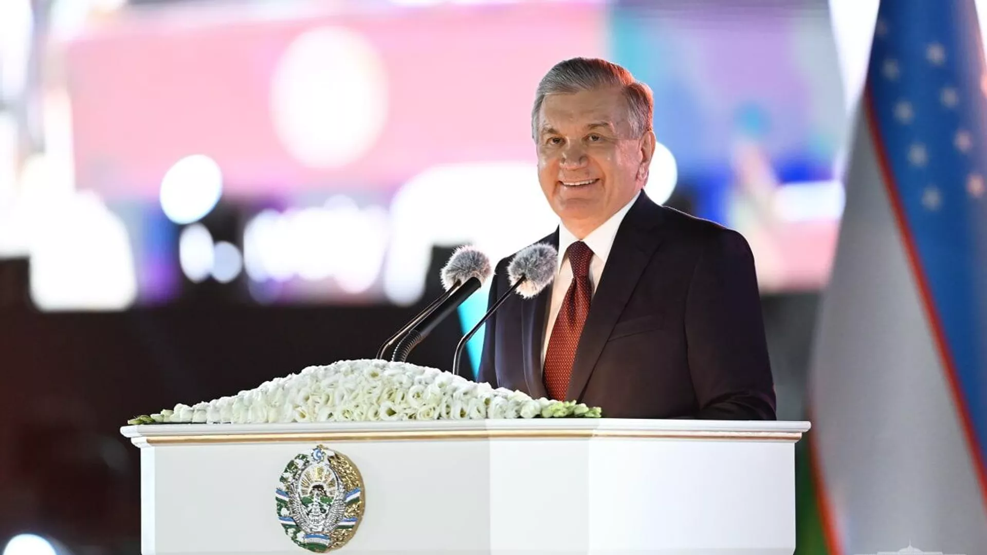 Prezident Shavkat Mirziyoyev pozdravlyayet molodej Uzbekistana Prezident Shavkat Mirziyoyev pozdravlyayet molodej Uzbekistana - Sputnik O‘zbekiston, 1920, 01.07.2022