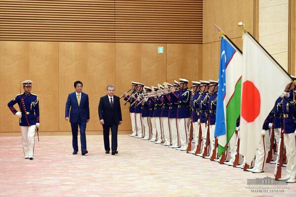 Также Абэ позитивно оценил политику Узбекистана по либерализации экономики. - Sputnik Узбекистан