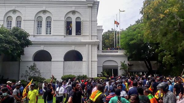 Протестующие захватили резиденцию президента Шри-Ланки. - Sputnik Ўзбекистон