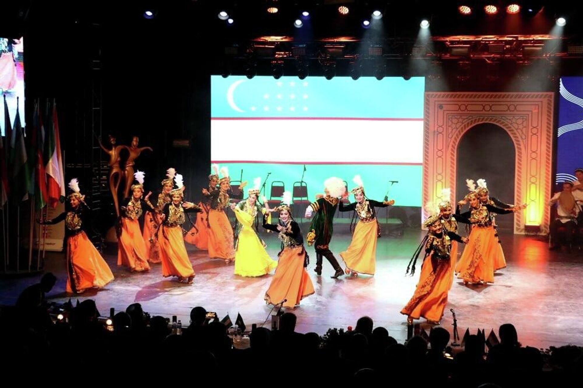 Танцевальный ансамбль Бахор занял третье место на международном фестивале в Турции. - Sputnik Узбекистан, 1920, 09.07.2022