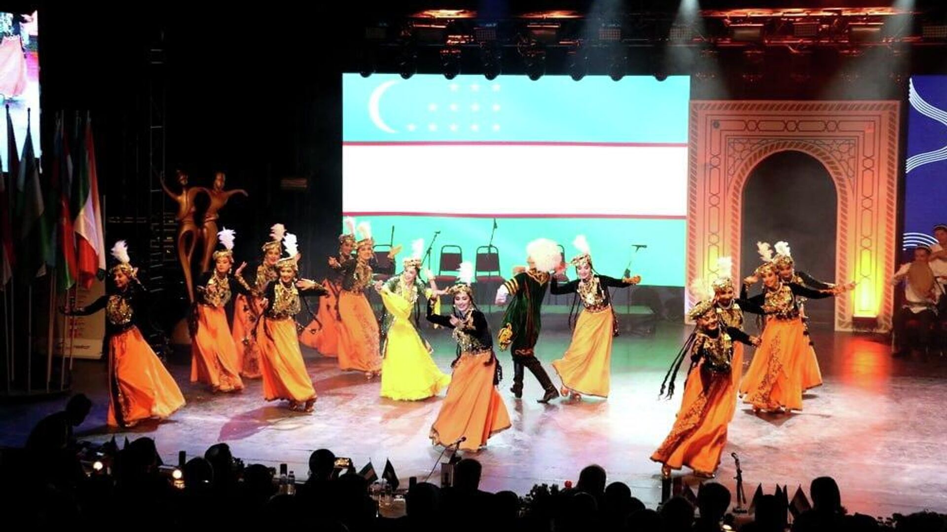 Танцевальный ансамбль Бахор занял третье место на международном фестивале в Турции. - Sputnik Узбекистан, 1920, 09.05.2023