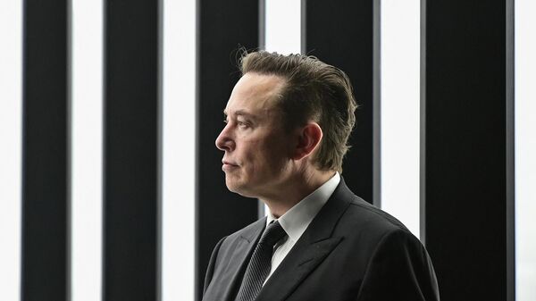 Генеральный директор Tesla Илон Маск на открытии производства Tesla в Грюнхайде - Sputnik Узбекистан