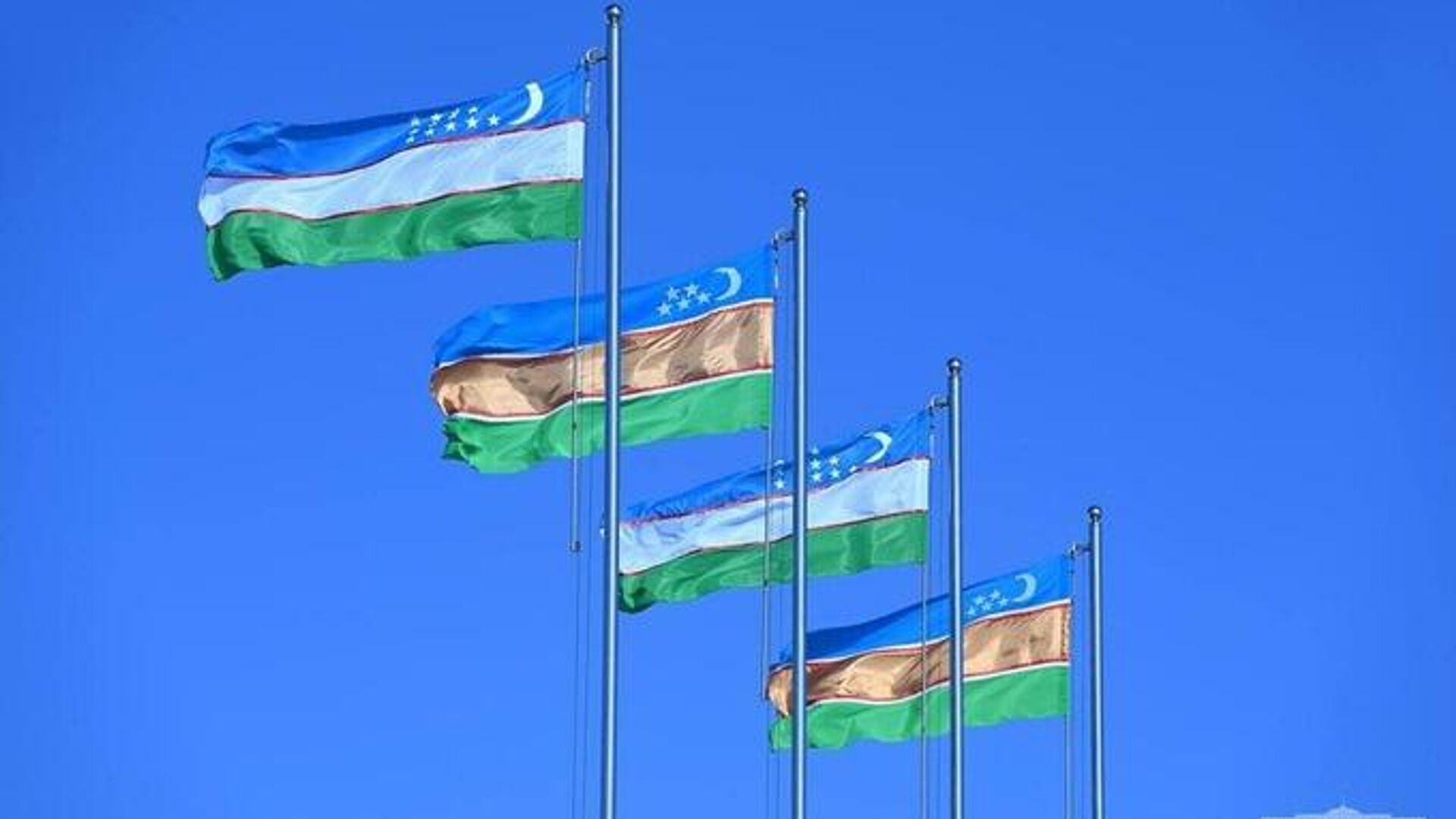 Флаги Каракалпакстана и Узбекистана - Sputnik Ўзбекистон, 1920, 13.07.2022