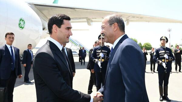 Prezident Turkmenistana Serdar Berdimuxamedov pribil v Uzbekistan s gosudarstvennim vizitom. - Sputnik O‘zbekiston